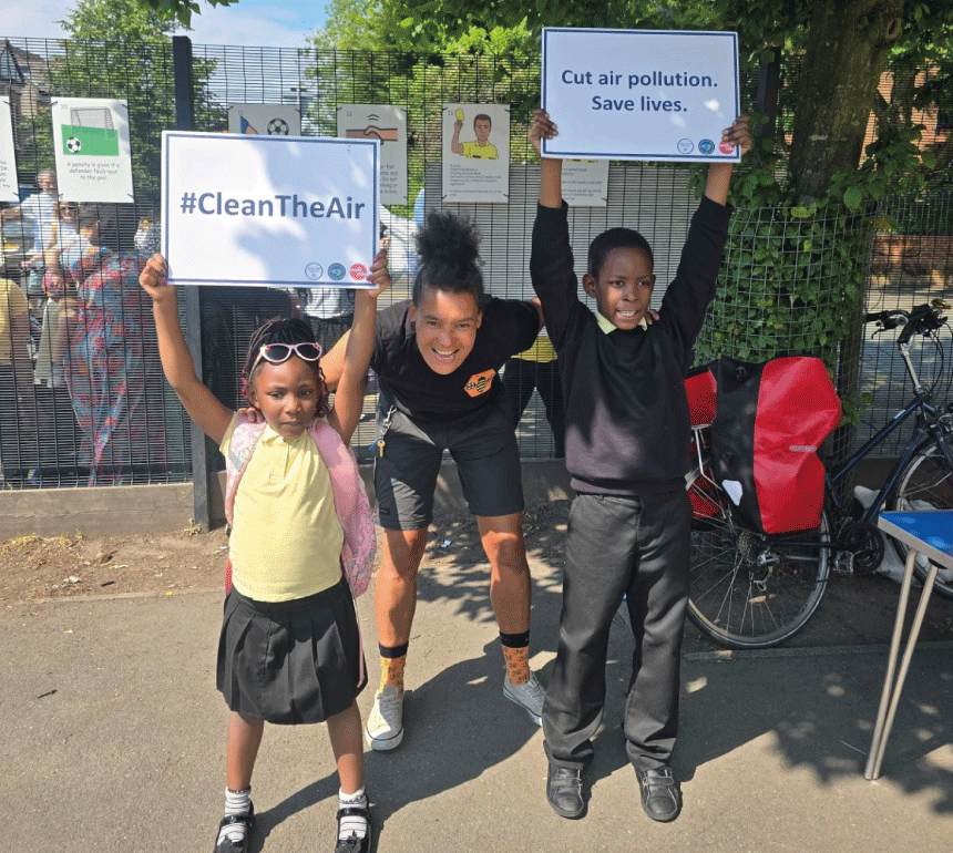 Belinda Everett with kids at Clean Air Day 2024